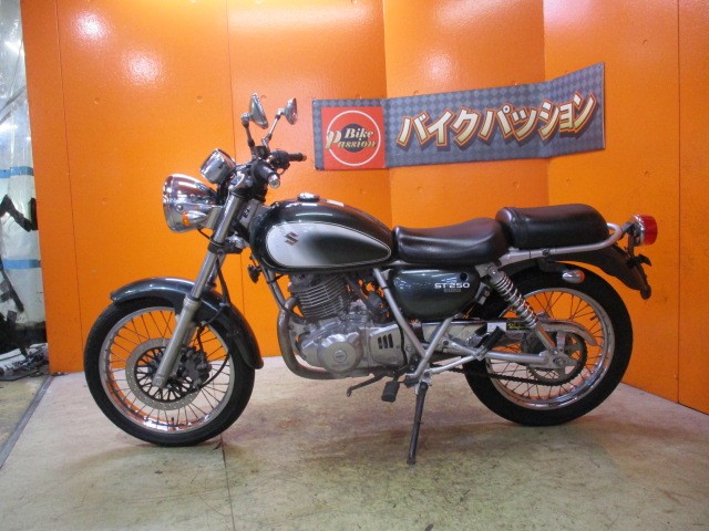 反対側もこの通り状態グッド！！来店が難しい方はお電話にて通販も可能ですよ！勝負価格の一台！！